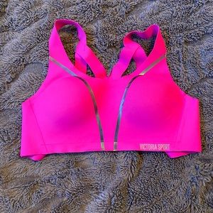 💕Sold. Have similar available💕 Victoria secret knockout sports bra